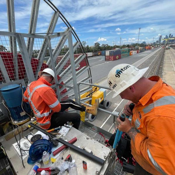 RMG crane high-voltage cable replacement at Pacific National, West Melbourne