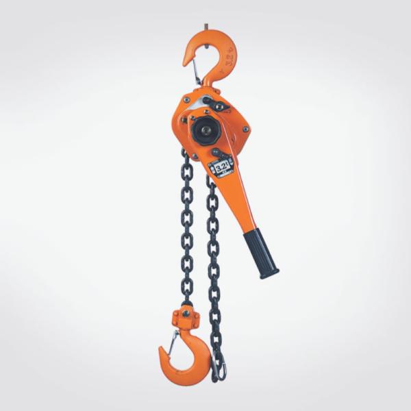 Manually operated chain hoist