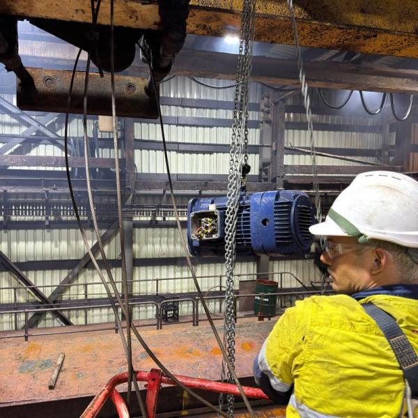 Installation of overhead gantry crane for galvanising facility in Sydney